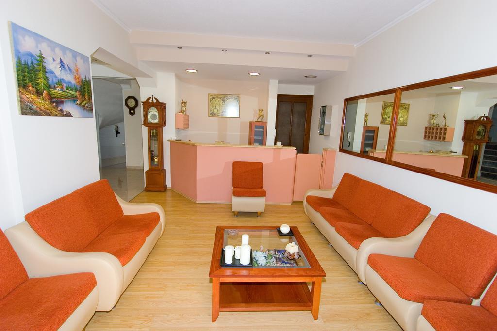Miami Studios Loutra Edipsou  Extérieur photo